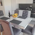Apartment Arijana *